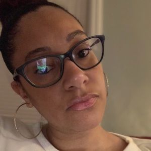 Meet your Posher, Iris